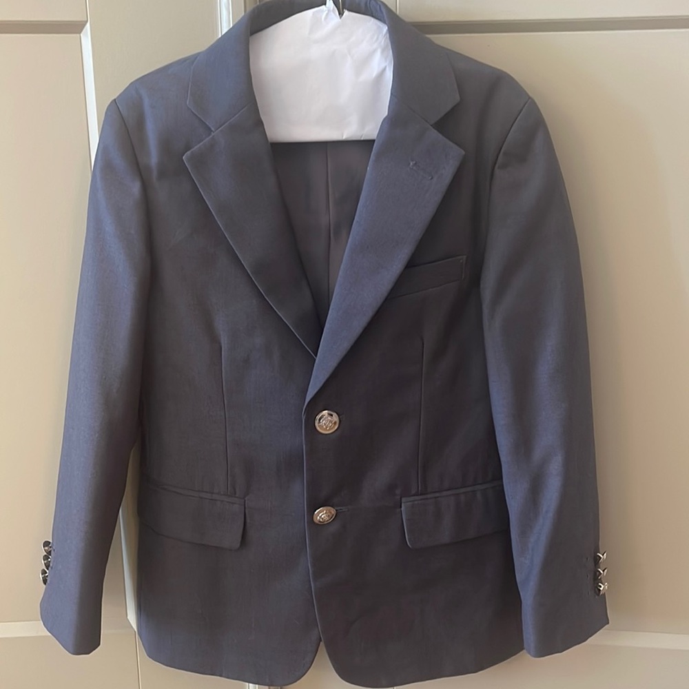 Brand new, never worn size 7 boys sport coat.